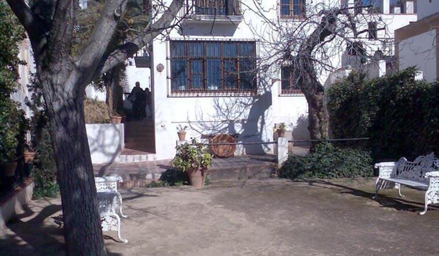 Carmen de los Geranios - Centro Cultural Max Moreau