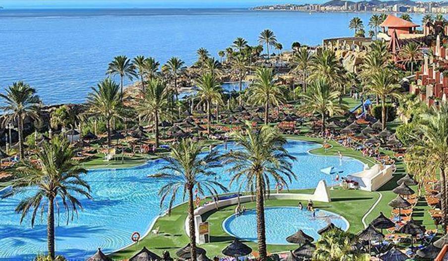 Hotel Apartamento Holiday Village