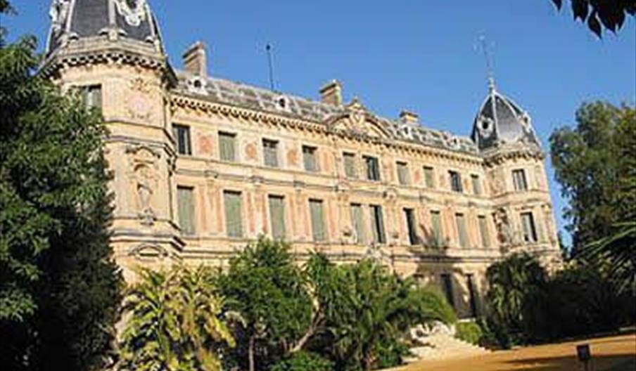 Palacio Recreo de las Cadenas - Museo del Arte Ecuestre