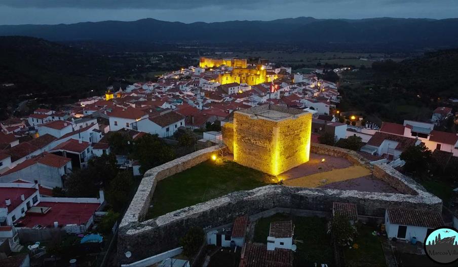 Aroche vista nocturna