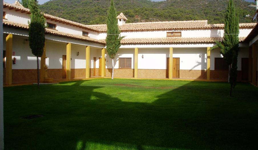 Hostal Aula de Naturaleza El Hornico