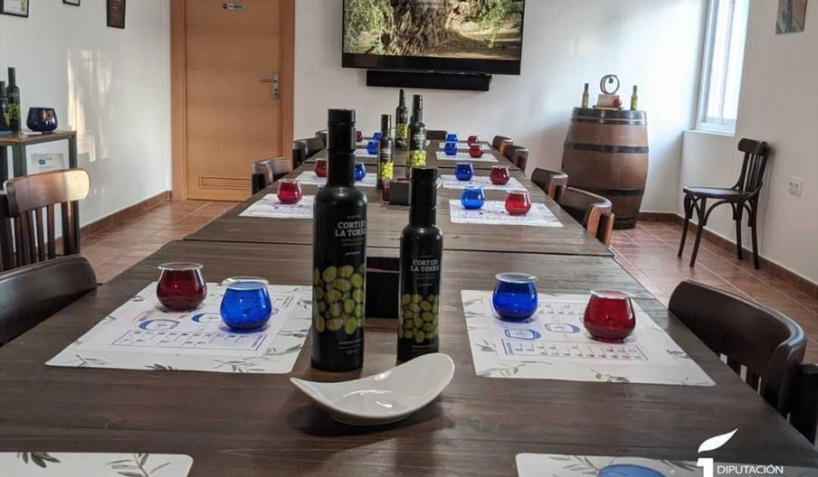 Cata AOVE y visita almazara Cortijo La Torre Arjona