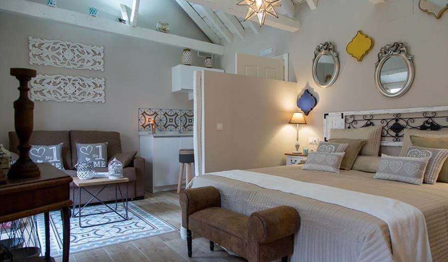 Palacio Almagra ApartaSuites Luxury