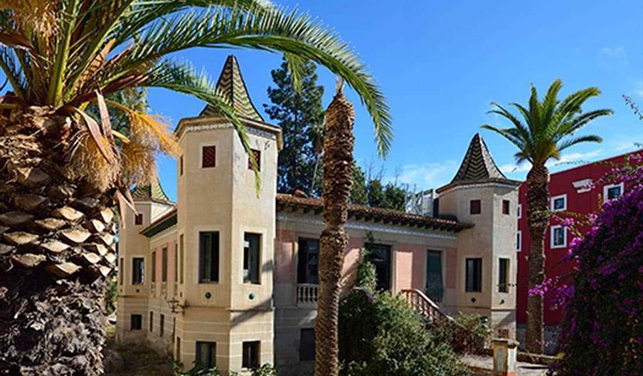 Edificio de las Cuatro Torres