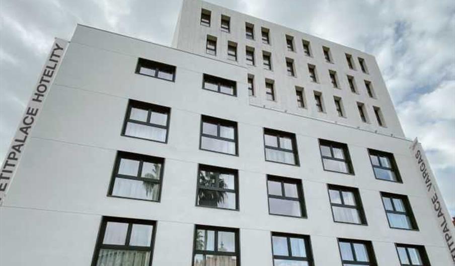 Hostal Petit Palace Vargas