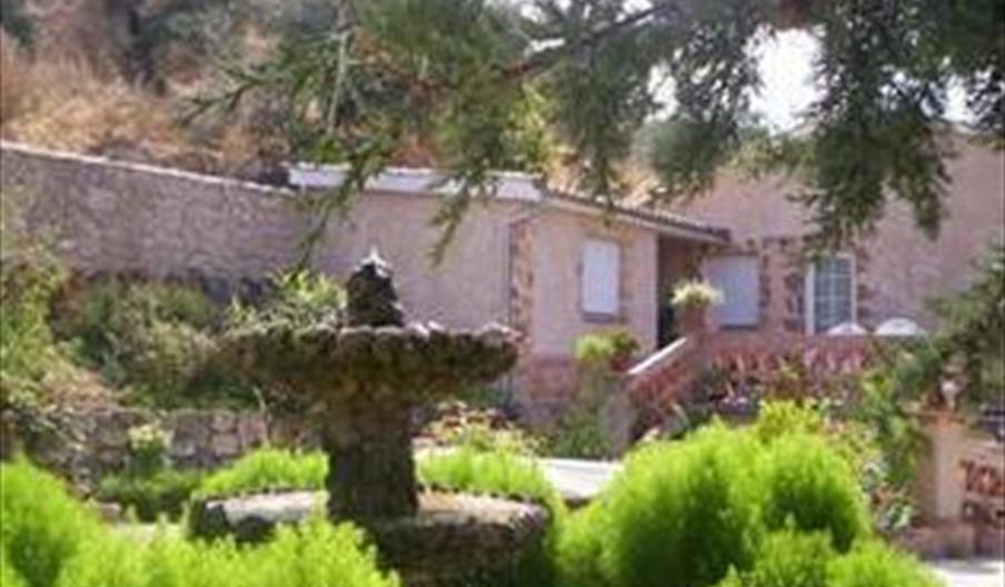 Vivienda Rural La Casa de la Piscina