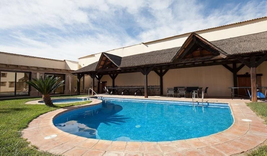 Vivienda Rural Cortijo Olivar del Desierto Luxury in Desert