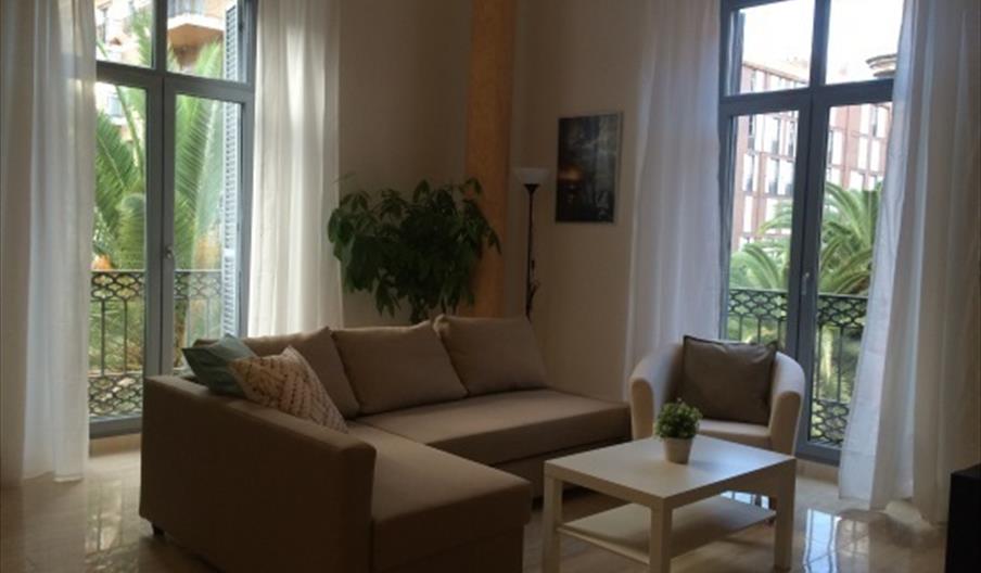 Life Apartments Alameda Colón