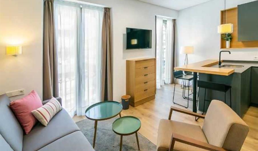 Apartamentos Aquitania Home Suites