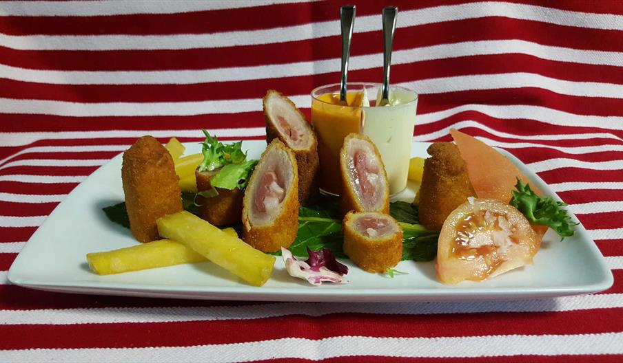 Flamenquín artesanal Alcazaba de las Torres