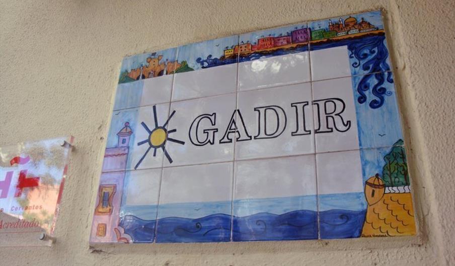 Gadir, Escuela de Español
