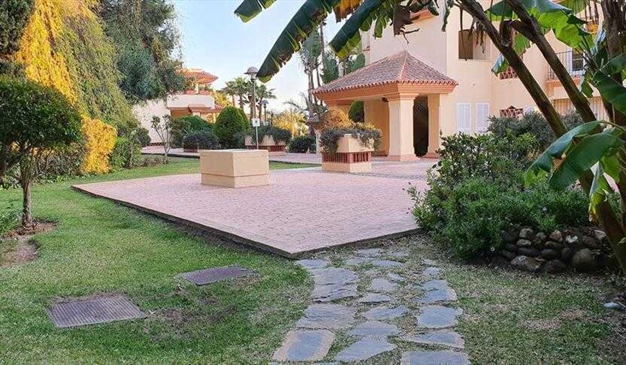 BANUS ALTOS DEL RODEO