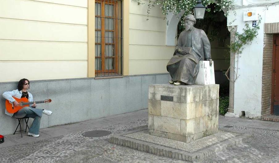 Monumento a Maimónides