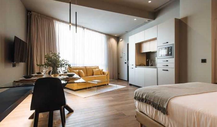 Apartamentos Muralla Sevilla by Lola