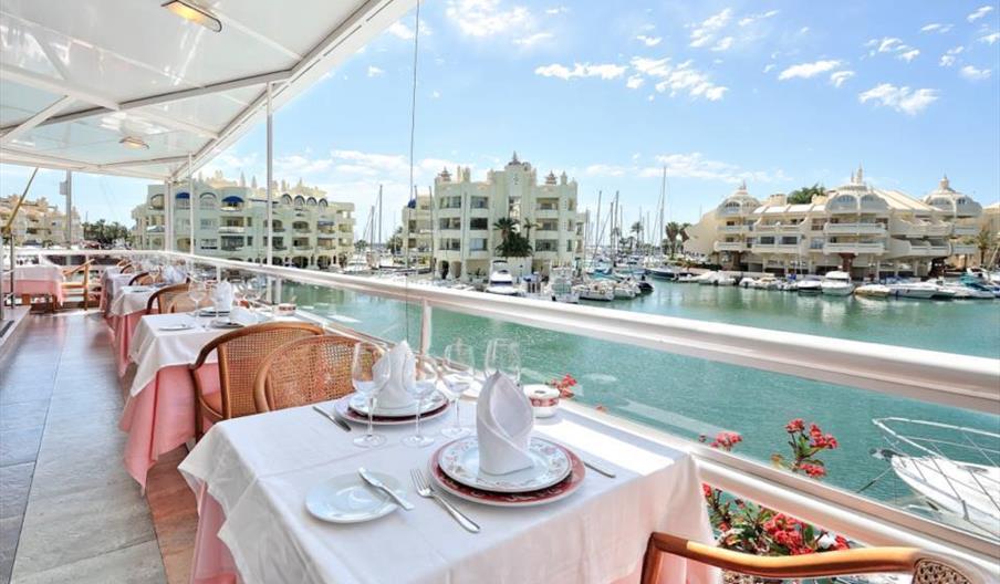 Los Mellizos Puerto Marina - El Mero