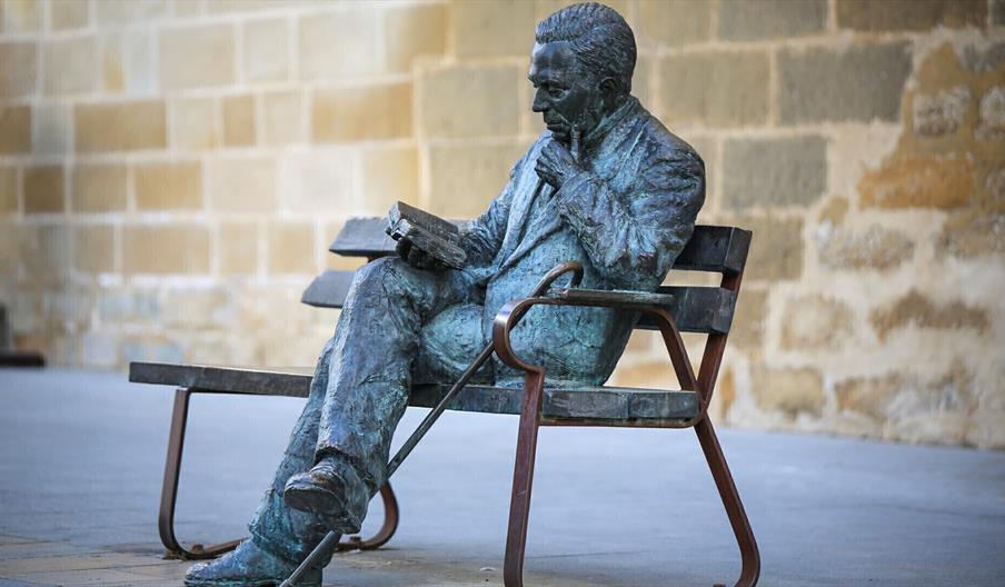 Monumento a Antonio Machado