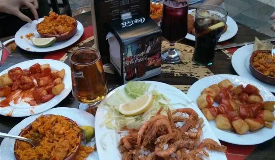 Tour del barrio de Santa Cruz y tapas