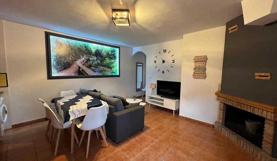 ALOJAMIENTO LAS ENCINAS