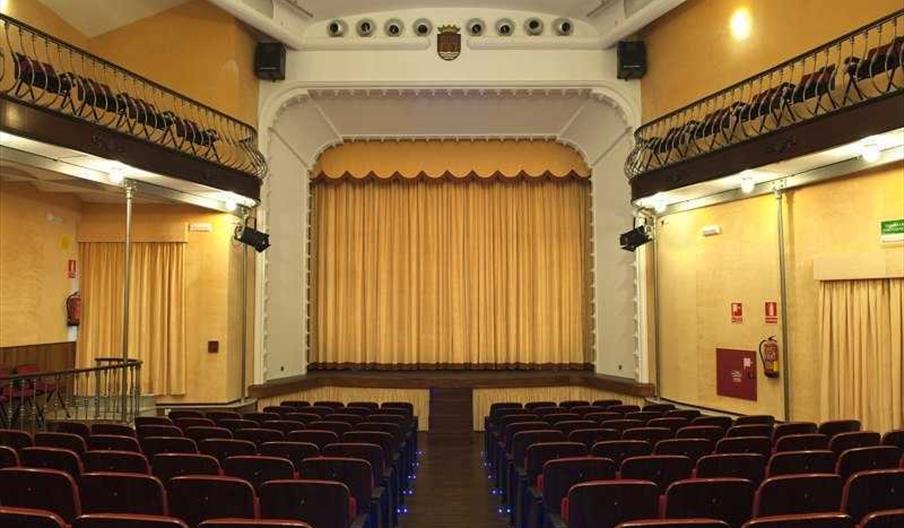 Teatro Olivares Veas