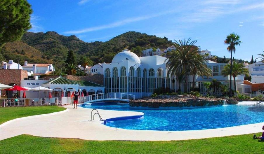 Apartamentos El Capistrano Nerja Guy P. Way