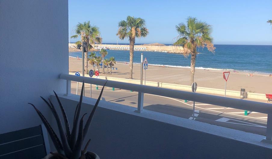 Apartamento primera linea de playa Carboneras.