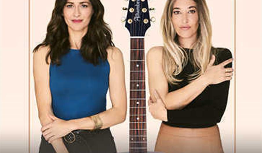 Ella Baila Sola en concierto