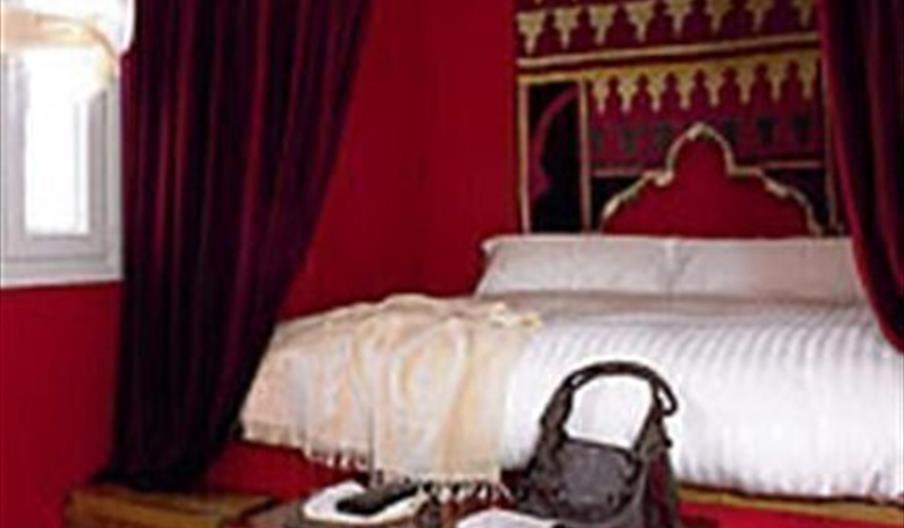 Apartamentos Giralda Suites