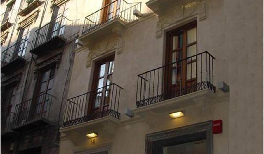 Puerta de las Granadas