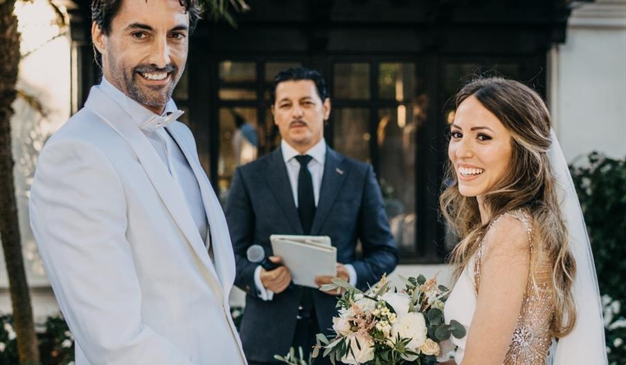 Maestro Oficiante de Ceremonias de Boda