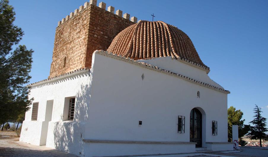 Torreón y Ermita Virgen de la Cabeza