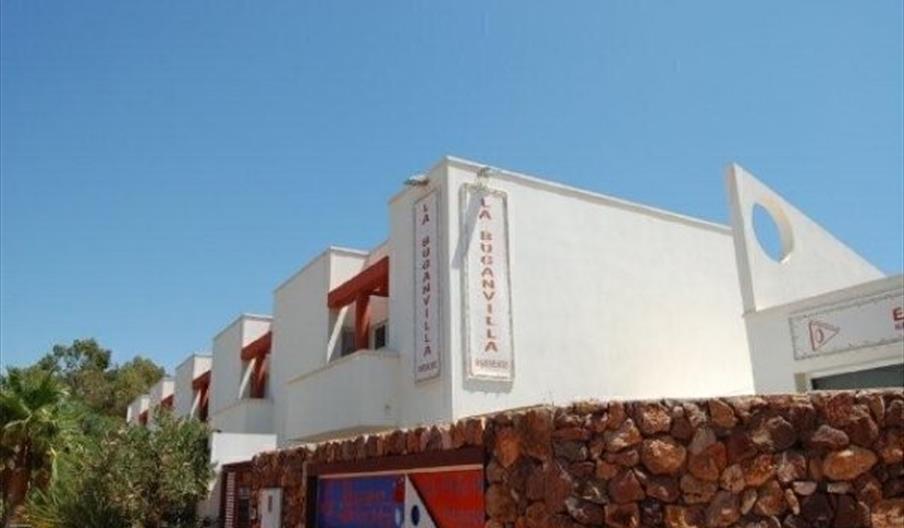 Apartamentos La Buganvilla