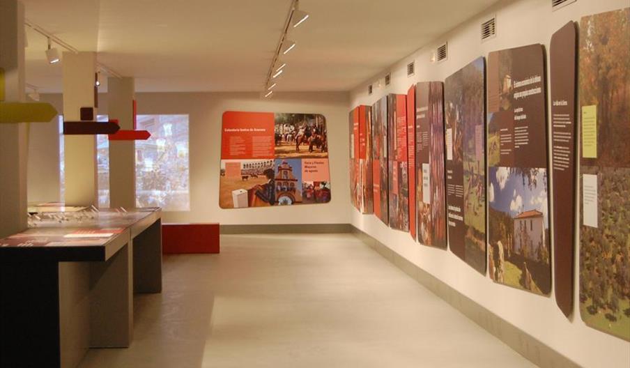 Centro de Interpretación de Aracena y Gabinete Geominero