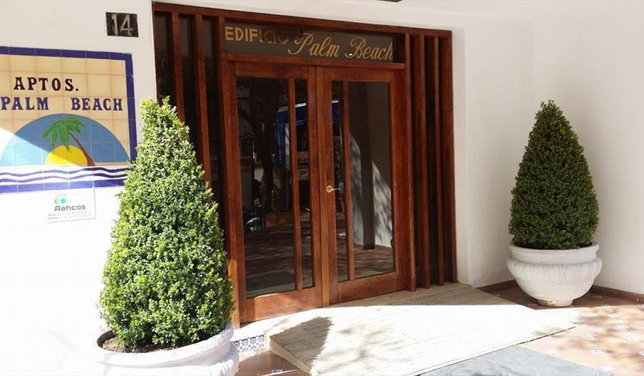 Apartamentos Palm Beach Club