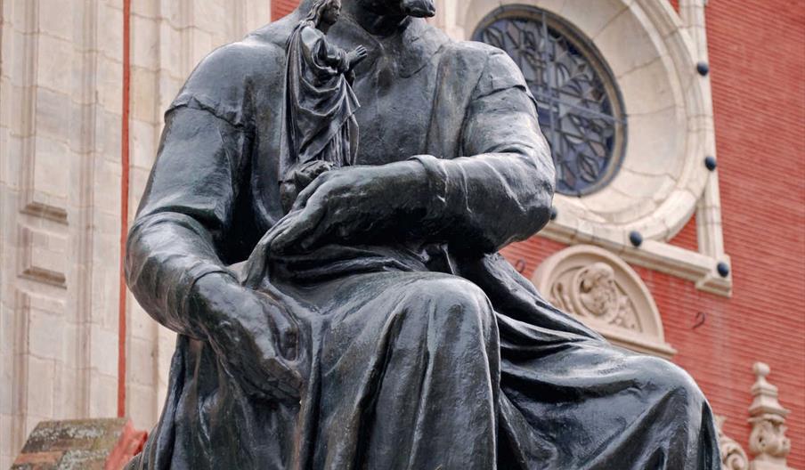 Monumento de Juan Martínez Montañez