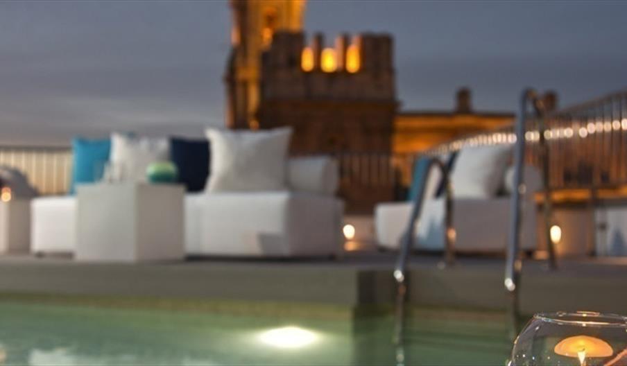 Terraza Piscina Lounge