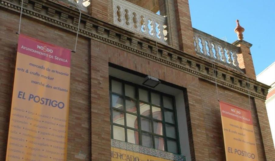 Lonja de Artesanía El Postigo