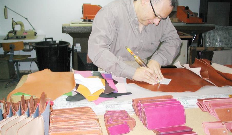 Casillas Piel-Juan Luis Casillas Lara