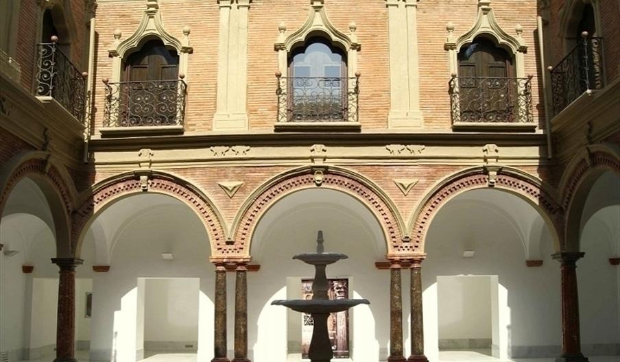 Palacio de los Condes de Santa Ana