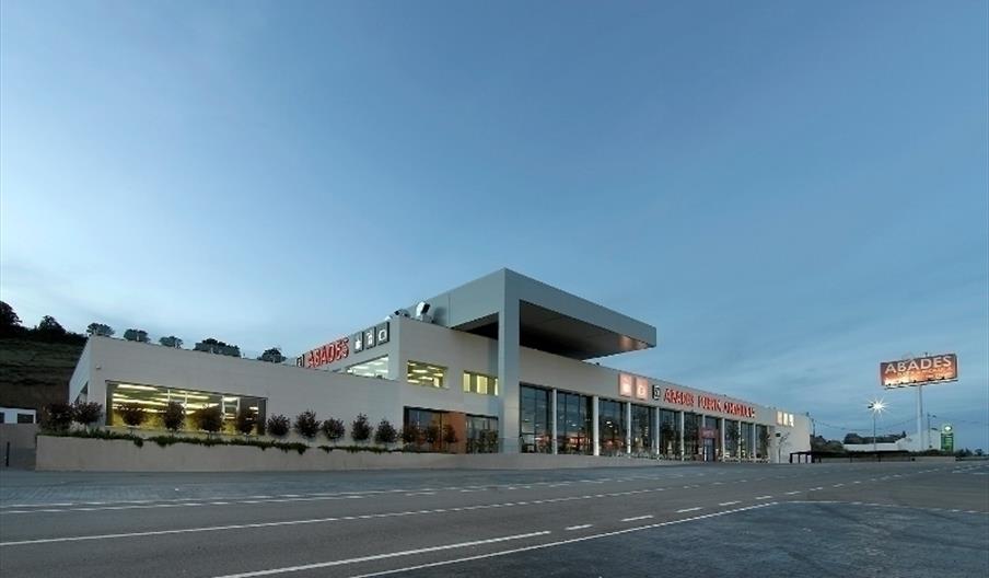 Abades Puerta de Andalucía