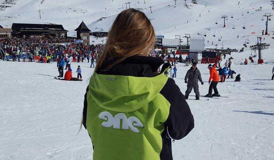 Escuela Nacional de Esquí Ene Sierra Nevada.  Sierra Nevada. Monachil(Granada)