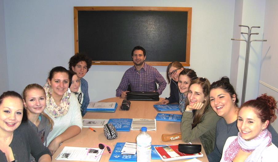 Academia de Idiomas Trinity School