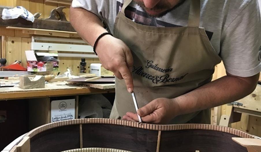 Guitarrería Álvarez & Bernal