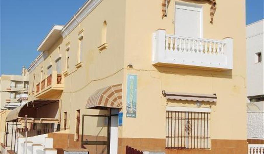 Hostal Tranvía beach house