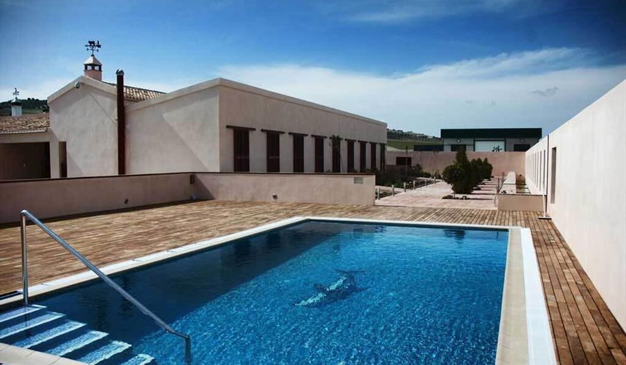 Apartamentos Cortijo Garcés