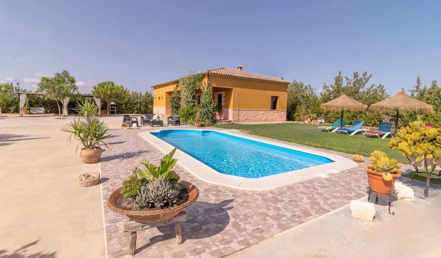 Villa Lucrecia, casa rural en La Campiña de Sevilla