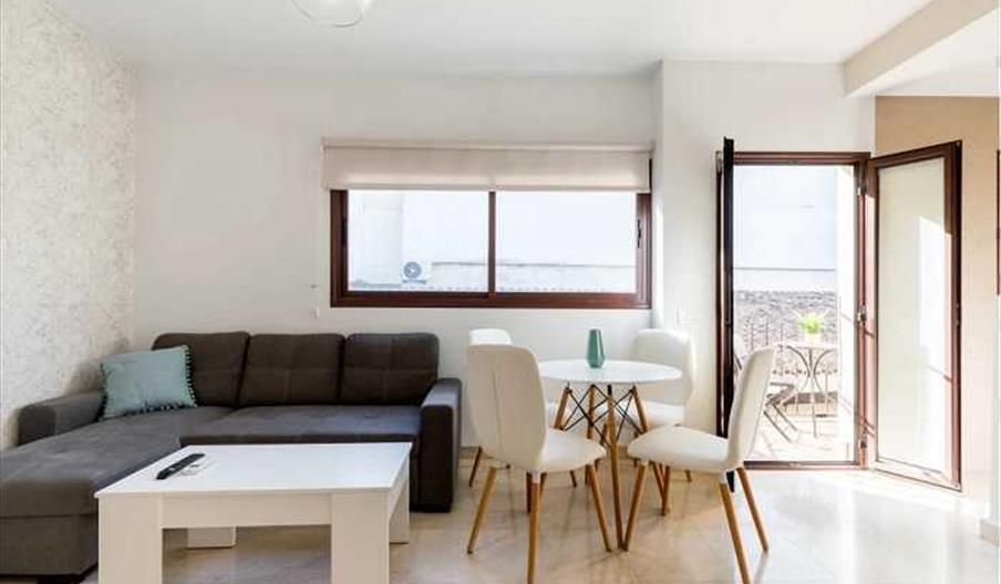 Apartamentos Lumbreras Host