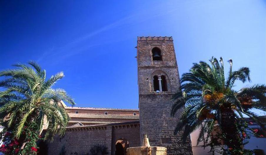 Iglesia de Santa María de la Granada