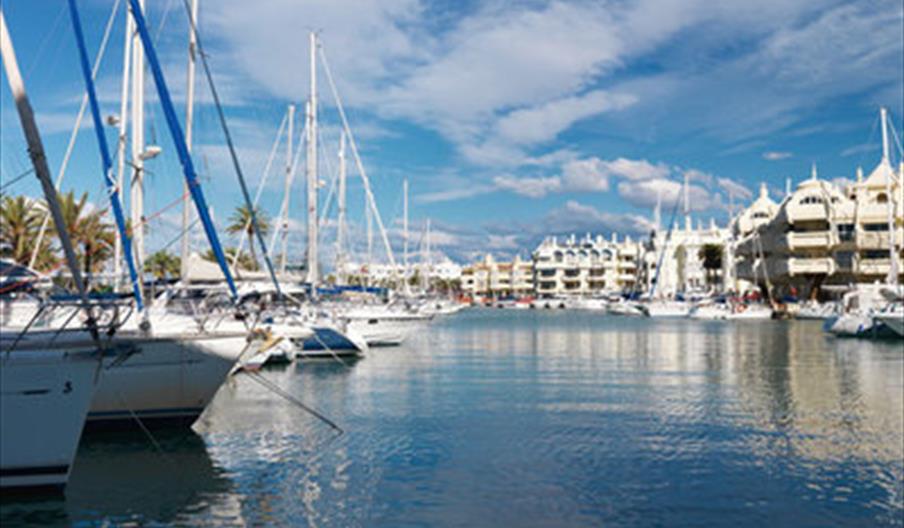 Wassersport und Jachthäfen