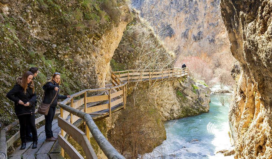 Pasarela Cerrada del río Castril