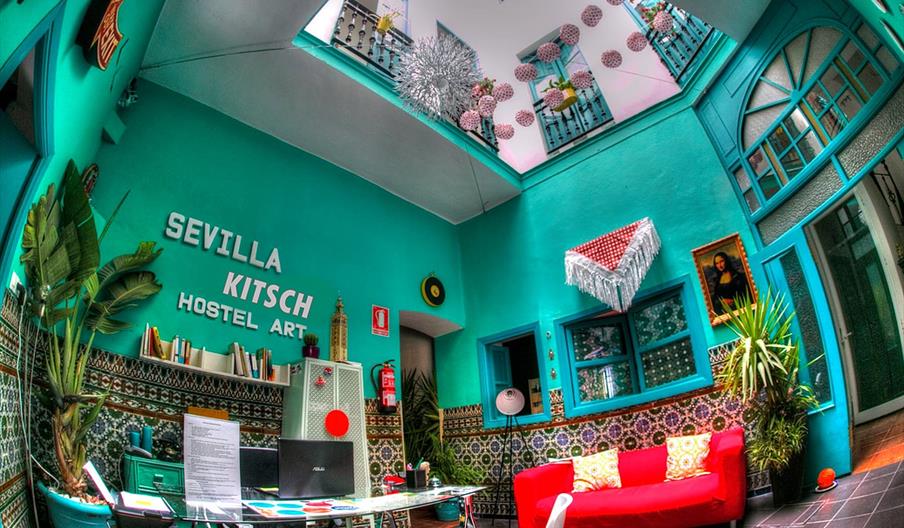 Pensión Sevilla Kitsch Hostel Art
